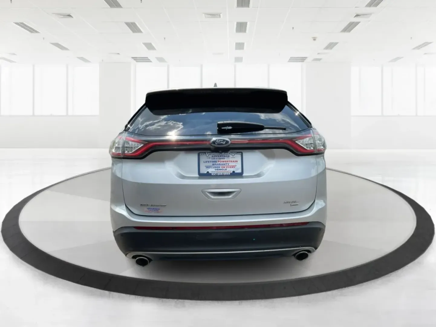 2018 Ford Edge SEL (2FMPK4J8XJB) with an 3.5L V-6 DOHC engine, located at 1184 Kauffman Ave, Fairborn, OH, 45324, (937) 908-9800, 39.807072, -84.030914 - **Explore New Adventures with the 2018 Ford Edge SEL at Advantage Car and Credit!**<br /> <br /> Are you ready to elevate your driving experience? Whether you're carting the kids to soccer practice, planning a weekend getaway, or simply commuting to work, the 2018 Ford Edge SEL offers both style and - Photo#3