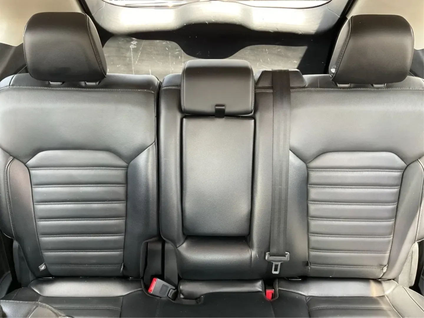 2018 Ford Edge SEL (2FMPK4J8XJB) with an 3.5L V-6 DOHC engine, located at 1184 Kauffman Ave, Fairborn, OH, 45324, (937) 908-9800, 39.807072, -84.030914 - **Explore New Adventures with the 2018 Ford Edge SEL at Advantage Car and Credit!**<br /> <br /> Are you ready to elevate your driving experience? Whether you're carting the kids to soccer practice, planning a weekend getaway, or simply commuting to work, the 2018 Ford Edge SEL offers both style and - Photo#14