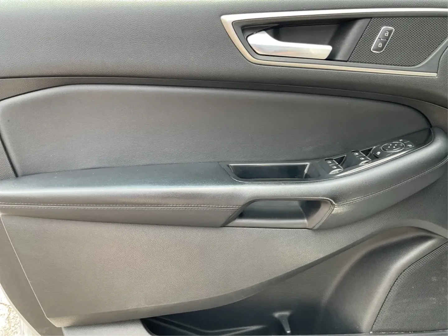 2018 Ford Edge SEL (2FMPK4J8XJB) with an 3.5L V-6 DOHC engine, located at 1184 Kauffman Ave, Fairborn, OH, 45324, (937) 908-9800, 39.807072, -84.030914 - **Explore New Adventures with the 2018 Ford Edge SEL at Advantage Car and Credit!**<br /> <br /> Are you ready to elevate your driving experience? Whether you're carting the kids to soccer practice, planning a weekend getaway, or simply commuting to work, the 2018 Ford Edge SEL offers both style and - Photo#19