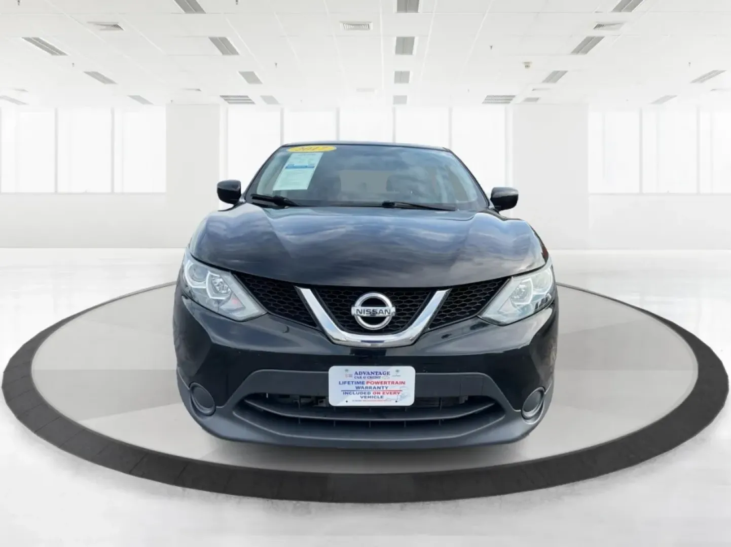 2017 Nissan Rogue S (JN1BJ1CR3HW) with an 2L I-4 gasoline direct injection engine, located at 1951 S Dayton Lakeview Rd., New Carlisle, OH, 45344, (937) 908-9800, 39.890999, -84.050255 - **Discover Adventure with the 2017 Nissan Rogue at Advantage Car and Credit!**<br /> <br /> Are you ready to elevate your lifestyle and embark on new adventures? Whether you're a busy parent juggling school drop-offs, a commuter navigating the daily grind, or an outdoor enthusiast seeking weekend es - Photo#7