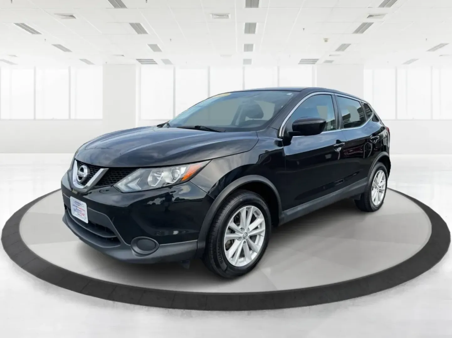 2017 Nissan Rogue S (JN1BJ1CR3HW) with an 2L I-4 gasoline direct injection engine, located at 1951 S Dayton Lakeview Rd., New Carlisle, OH, 45344, (937) 908-9800, 39.890999, -84.050255 - **Discover Adventure with the 2017 Nissan Rogue at Advantage Car and Credit!**<br /> <br /> Are you ready to elevate your lifestyle and embark on new adventures? Whether you're a busy parent juggling school drop-offs, a commuter navigating the daily grind, or an outdoor enthusiast seeking weekend es - Photo#8