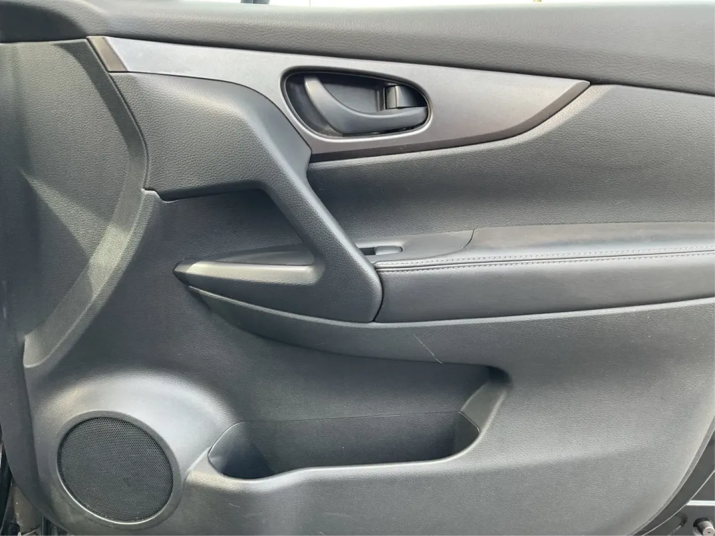 2017 Nissan Rogue S (JN1BJ1CR3HW) with an 2L I-4 gasoline direct injection engine, located at 1951 S Dayton Lakeview Rd., New Carlisle, OH, 45344, (937) 908-9800, 39.890999, -84.050255 - **Discover Adventure with the 2017 Nissan Rogue at Advantage Car and Credit!**<br /> <br /> Are you ready to elevate your lifestyle and embark on new adventures? Whether you're a busy parent juggling school drop-offs, a commuter navigating the daily grind, or an outdoor enthusiast seeking weekend es - Photo#18