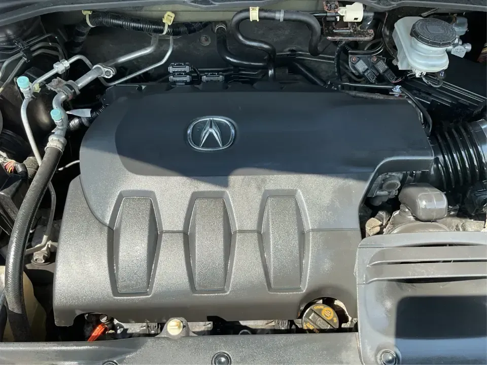 2014 Acura RDX Base (5J8TB4H33EL) with an 2.3L L4 DOHC 16V engine, 6-Speed Automatic transmission, located at 401 Woodman Dr, Riverside, OH, 45431, (937) 908-9800, 39.760899, -84.123421 - **Elevate Your Journey with the 2014 Acura RDX: Perfect for Every Adventure in Fairborn, OH**<br /> <br /> Are you on the hunt for a versatile vehicle that can seamlessly blend into your active lifestyle? Whether you're commuting to work, running errands around Fairborn, or planning a weekend getawa - Photo#11