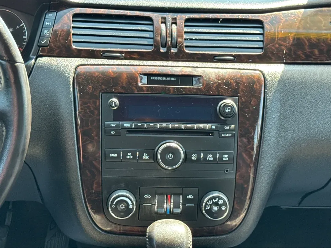 2014 Chevrolet Impala Limited LT (2G1WB5E3XE1) with an 3.6L V-6 gasoline direct injection engine, located at 1230 East Main St, Xenia, OH, 45385, (937) 908-9800, 39.688026, -83.910172 - Are you ready for your next adventure, whether it's a family road trip, a daily commute, or simply running errands around Fairborn? The 2014 Chevrolet Impala Limited LT is the perfect sedan to elevate your driving experience. With its stylish black exterior and reliable performance, this vehicle is - Photo#13