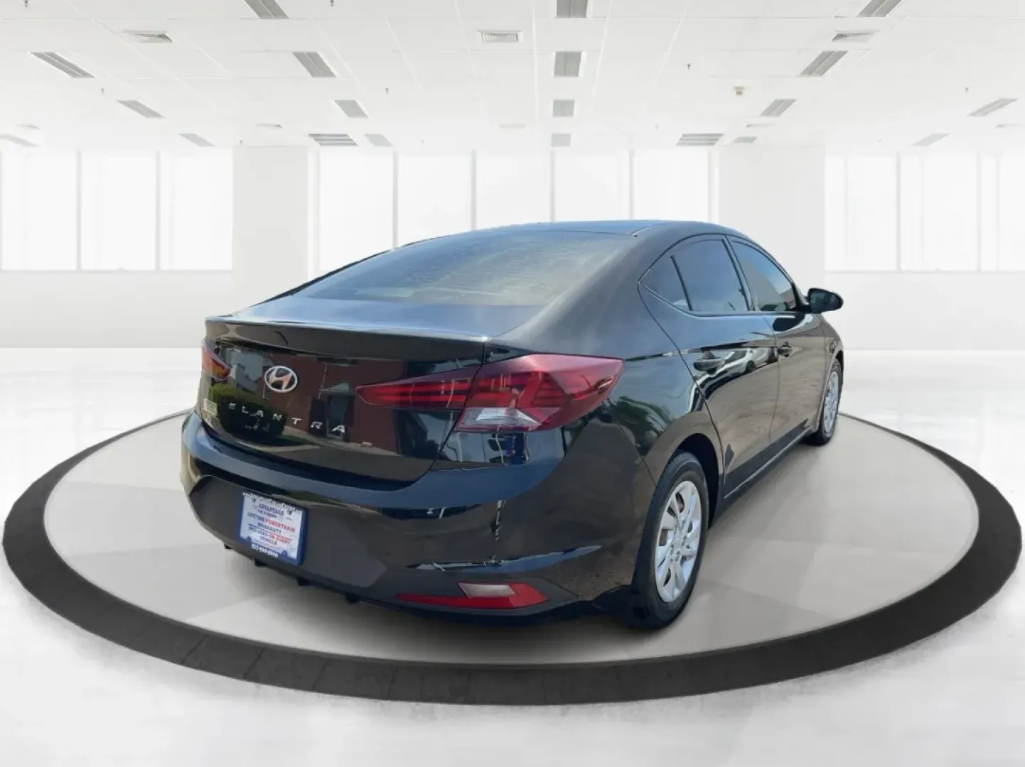 2019 Hyundai Elantra SE (5NPD74LF7KH) with an Nu 2L I-4 DOHC engine, 6A transmission, located at 401 Woodman Dr, Riverside, OH, 45431, (937) 908-9800, 39.760899, -84.123421 - **Unlock Your Adventure with the 2019 Hyundai Elantra SE at Advantage Car and Credit!**<br /> <br /> Are you ready to elevate your daily commute or embark on weekend road trips in style? This 2019 Hyundai Elantra SE is the perfect blend of practicality and sophistication, making it an outstanding ch - Photo#2