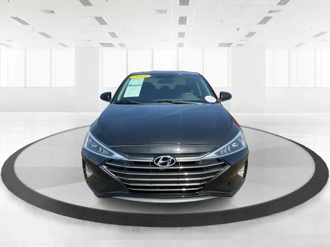 2019 Hyundai Elantra SE (5NPD74LF7KH) with an Nu 2L I-4 DOHC engine, located at 401 Woodman Dr, Riverside, OH, 45431, (937) 908-9800, 39.760899, -84.123421 - **Unlock Your Adventure with the 2019 Hyundai Elantra SE at Advantage Car and Credit!**<br /> <br /> Are you ready to elevate your daily commute or embark on weekend road trips in style? This 2019 Hyundai Elantra SE is the perfect blend of practicality and sophistication, making it an outstanding ch - Photo#7