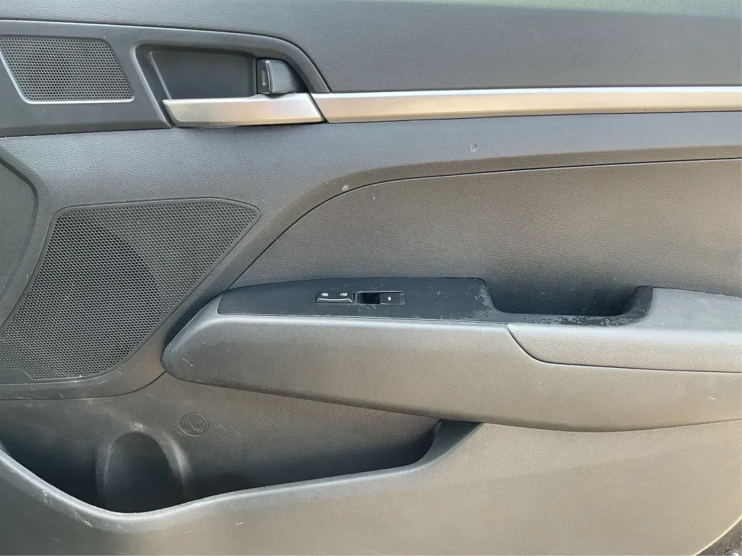 2019 Hyundai Elantra SE (5NPD74LF7KH) with an Nu 2L I-4 DOHC engine, located at 401 Woodman Dr, Riverside, OH, 45431, (937) 908-9800, 39.760899, -84.123421 - **Unlock Your Adventure with the 2019 Hyundai Elantra SE at Advantage Car and Credit!**<br /> <br /> Are you ready to elevate your daily commute or embark on weekend road trips in style? This 2019 Hyundai Elantra SE is the perfect blend of practicality and sophistication, making it an outstanding ch - Photo#18