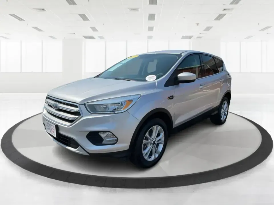 2017 Ford Escape SE (1FMCU9GD4HU) with an 1.5L L4 DOHC 16V engine, 6A transmission, located at 1184 Kauffman Ave, Fairborn, OH, 45324, (937) 908-9800, 39.807072, -84.030914 - **Adventure Awaits in This 2017 Ford Escape SE Perfect for Your Next Journey!**<br /> <br /> If you're looking for a versatile vehicle that meets the needs of an active lifestyle, the 2017 Ford Escape SE is the perfect choice for adventurous families or budget-conscious commuters. With ample room f - Photo#8