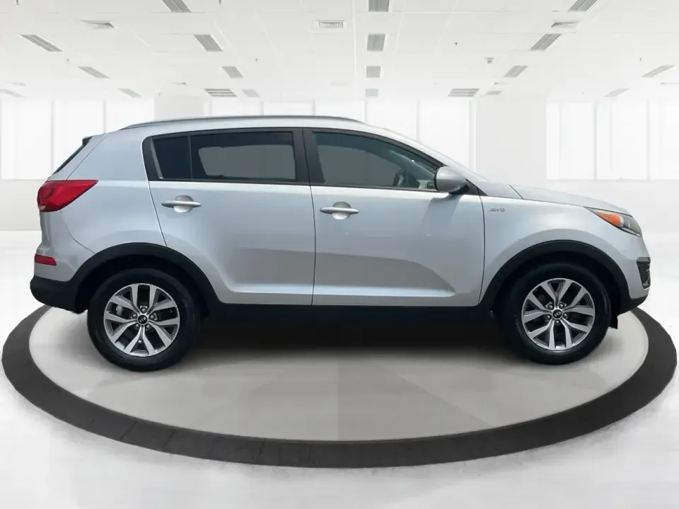 2016 Kia Sportage LX (KNDPBCACXG7) with an Theta II 2.4L I-4 gasoline direct injection engine, 6-Speed Automatic transmission, located at 1230 East Main St, Xenia, OH, 45385, (937) 908-9800, 39.688026, -83.910172 - Embrace the journey of life with the 2016 Kia Sportage LX, a vehicle designed for those who thrive on adventure and seek comfort in their daily commute. Whether you're navigating the bustling streets of Fairborn, OH, or embarking on a weekend family getaway, this versatile crossover is your perfect - Photo#1