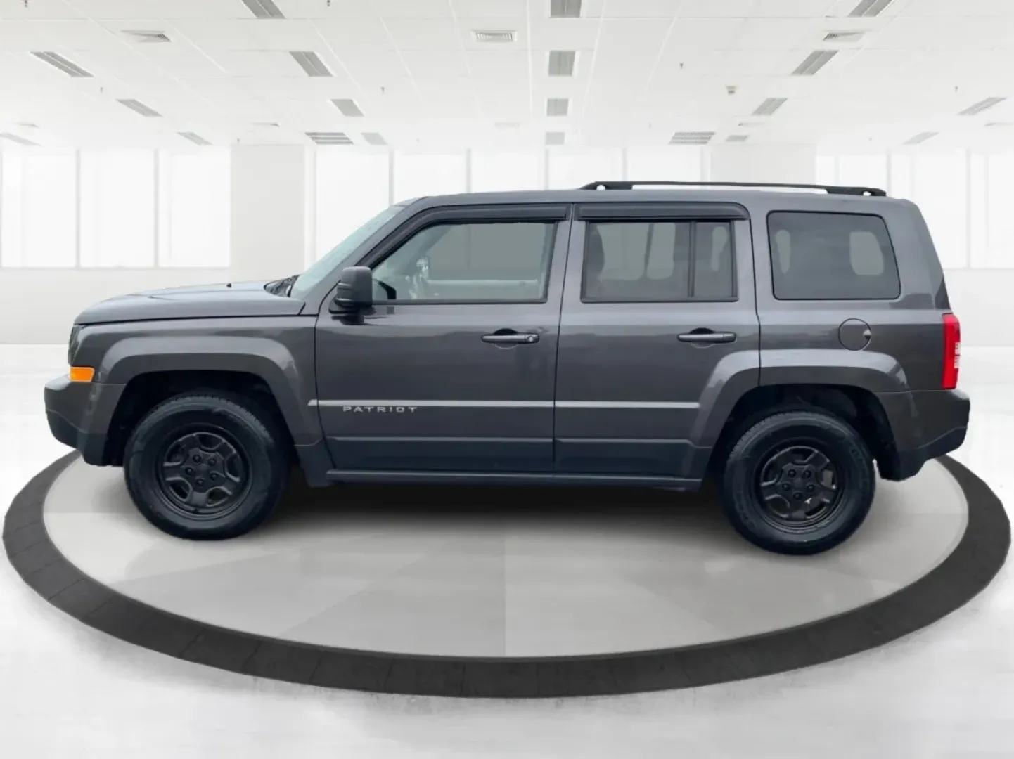 2016 Jeep Patriot Sport (1C4NJPBAXGD) with an Other engine, located at 1230 East Main St, Xenia, OH, 45385, (937) 908-9800, 39.688026, -83.910172 - **Explore New Adventures with the 2016 Jeep Patriot Sport SUV at Advantage Car and Credit in Fairborn, OH!**<br /> <br /> Are you ready to elevate your lifestyle with a vehicle that complements your adventurous spirit? Whether you're navigating the bustling streets of Fairborn or hitting the trails - Photo#5