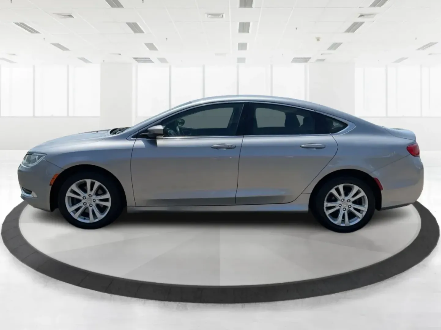 2016 Chrysler 200 Limited (1C3CCCABXGN) with an 2.4L L4 DOHC 16V engine, 9-Speed Automatic transmission, located at 1230 East Main St, Xenia, OH, 45385, (937) 908-9800, 39.688026, -83.910172 - Are you in the market for a reliable sedan that effortlessly combines comfort, style, and functionality? Look no further than this 2016 Chrysler 200 Limited, available now at Advantage Car and Credit in Fairborn, OH. Perfect for budget-conscious buyers, this sedan is a fantastic choice for daily com - Photo#5