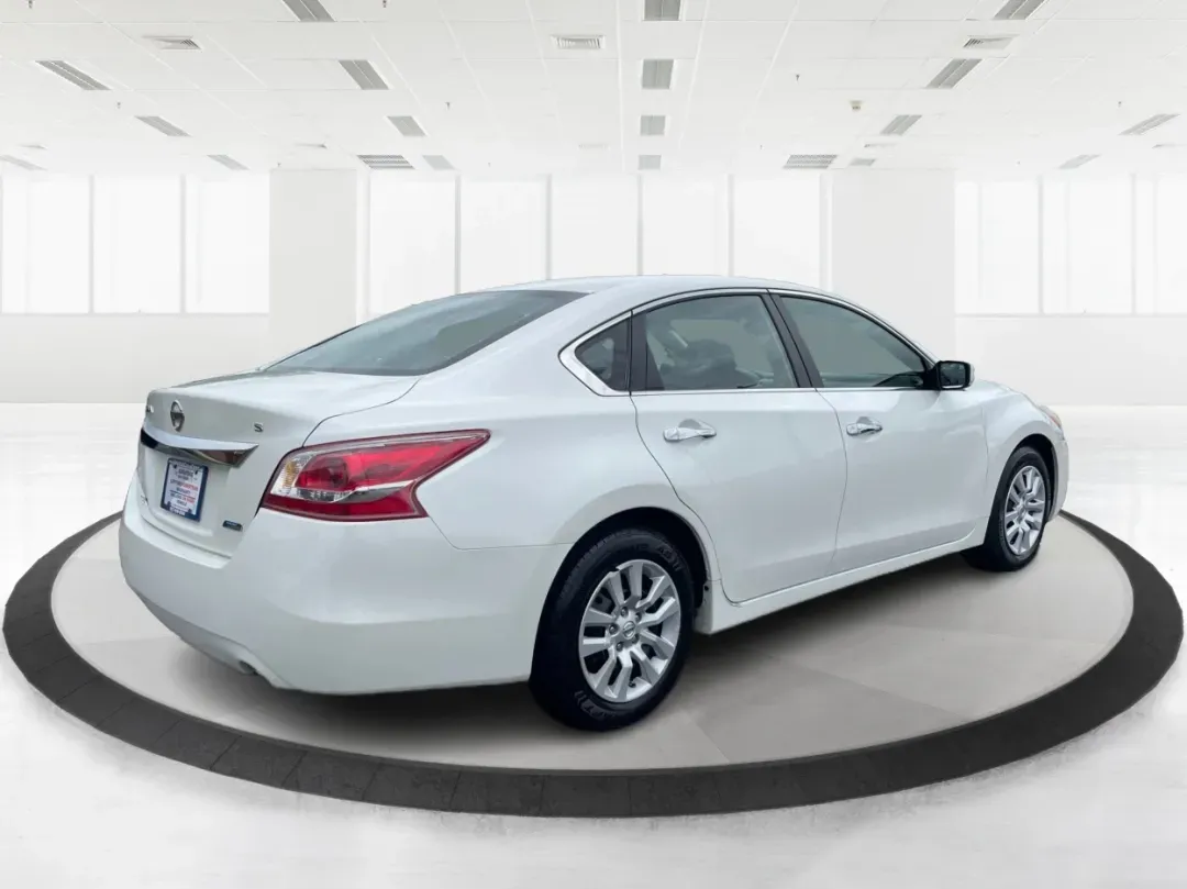 2013 Nissan Altima 2.5 S (1N4AL3APXDC) with an 2.5L I-4 DOHC engine, located at 8750 N County Rd 25A, Piqua, OH, 45356, (937) 908-9800, 40.164391, -84.232513 - **Experience the Ultimate Blend of Comfort and Reliability with the 2013 Nissan Altima 2.5 S Perfect for Your Lifestyle!**<br /> <br /> Are you in search of a vehicle that effortlessly balances daily commuting and weekend getaways? Look no further than this stunning 2013 Nissan Altima 2.5 S, now av - Photo#2