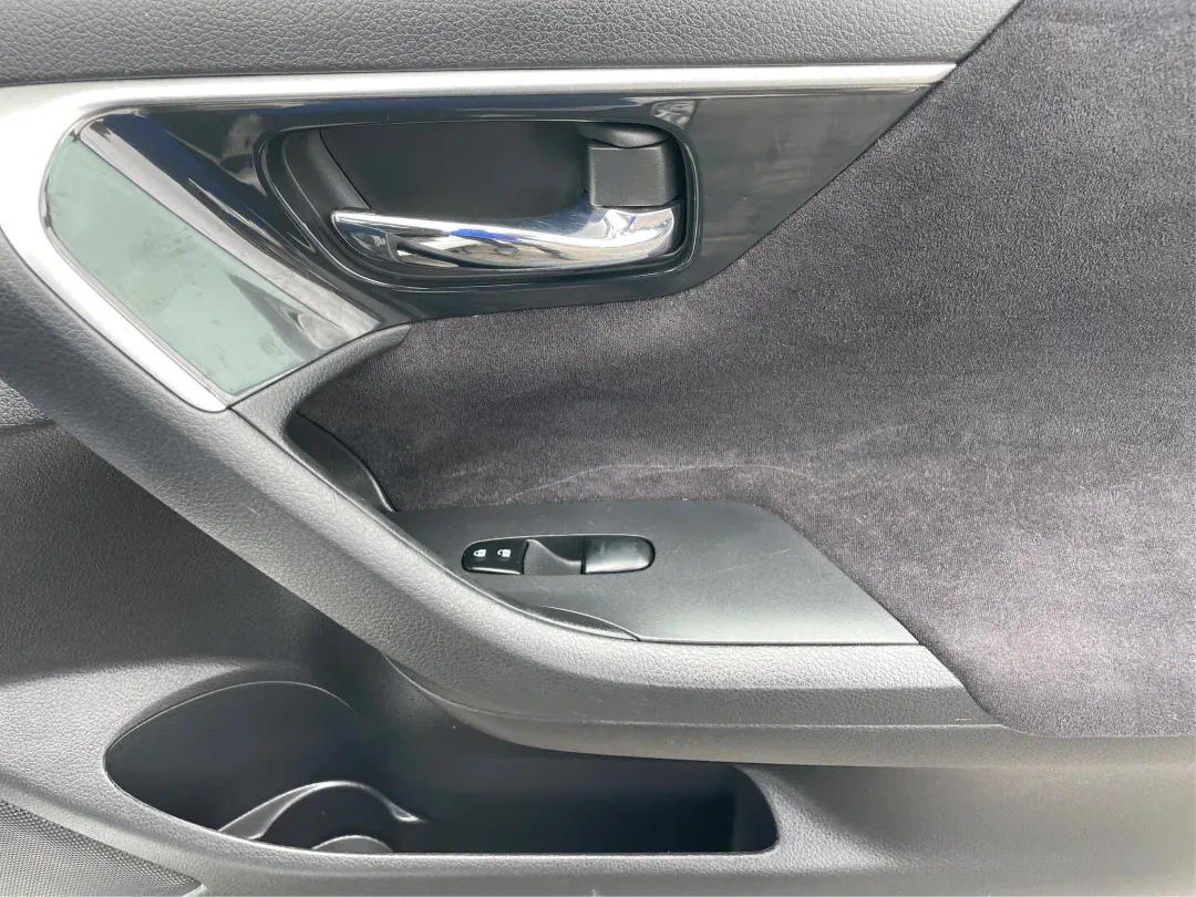 2013 Nissan Altima 2.5 S (1N4AL3APXDC) with an 2.5L I-4 DOHC engine, located at 8750 N County Rd 25A, Piqua, OH, 45356, (937) 908-9800, 40.164391, -84.232513 - **Experience the Ultimate Blend of Comfort and Reliability with the 2013 Nissan Altima 2.5 S Perfect for Your Lifestyle!**<br /> <br /> Are you in search of a vehicle that effortlessly balances daily commuting and weekend getaways? Look no further than this stunning 2013 Nissan Altima 2.5 S, now av - Photo#20