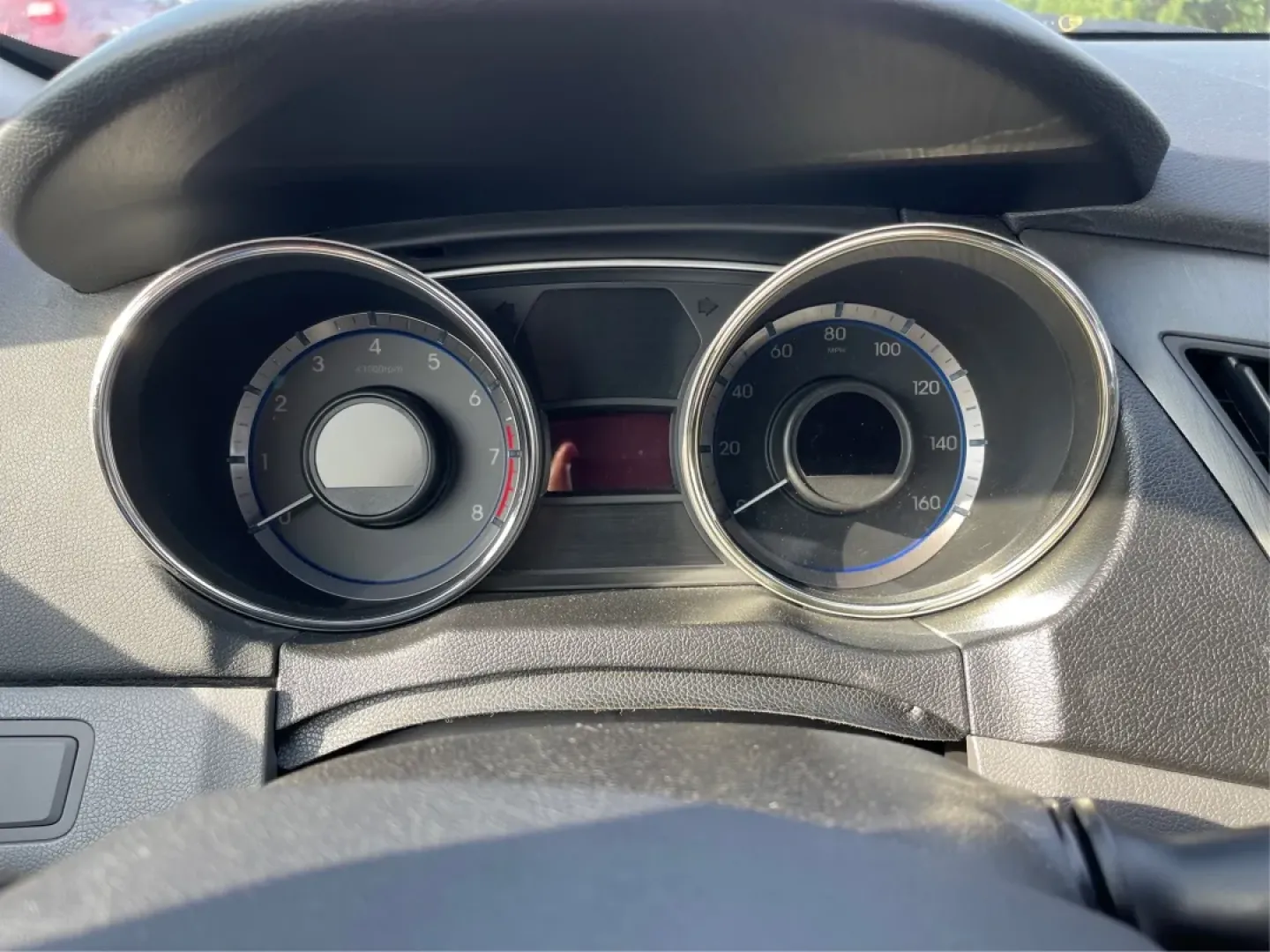 2013 Hyundai Sonata GLS (5NPEB4AC6DH) with an 2.4L I-4 gasoline direct injection engine, located at 401 Woodman Dr, Riverside, OH, 45431, (937) 908-9800, 39.760899, -84.123421 - If you're searching for the perfect blend of reliability, comfort, and affordability, look no further than this stunning 2013 Hyundai Sonata GLS, available now at Advantage Car and Credit in Fairborn, OH. Ideal for budget-conscious buyers or families looking for a dependable sedan, this vehicle shin - Photo#15