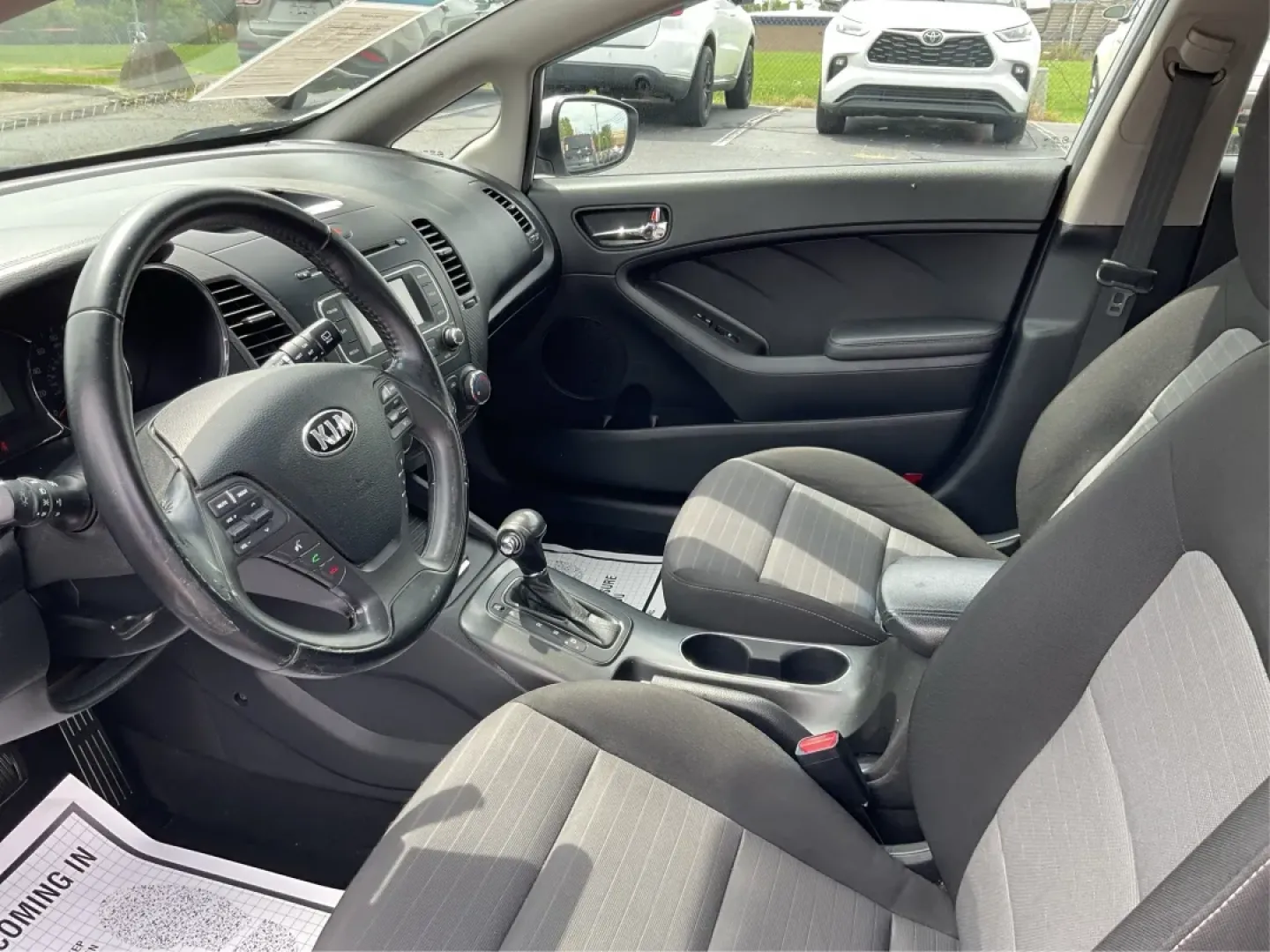 2014 Kia Forte EX (KNAFX5A88E5) with an 2L I-4 gasoline direct injection engine, 6-Speed Automatic transmission, located at 401 Woodman Dr, Riverside, OH, 45431, (937) 908-9800, 39.760899, -84.123421 - **Discover Your Next Adventure with the 2014 Kia Forte EX at Advantage Car and Credit!**<br /> <br /> Are you ready to elevate your daily commute or embark on weekend adventures? The 2014 Kia Forte EX is the perfect companion, whether you're navigating the bustling streets of Fairborn, OH, or hittin - Photo#9