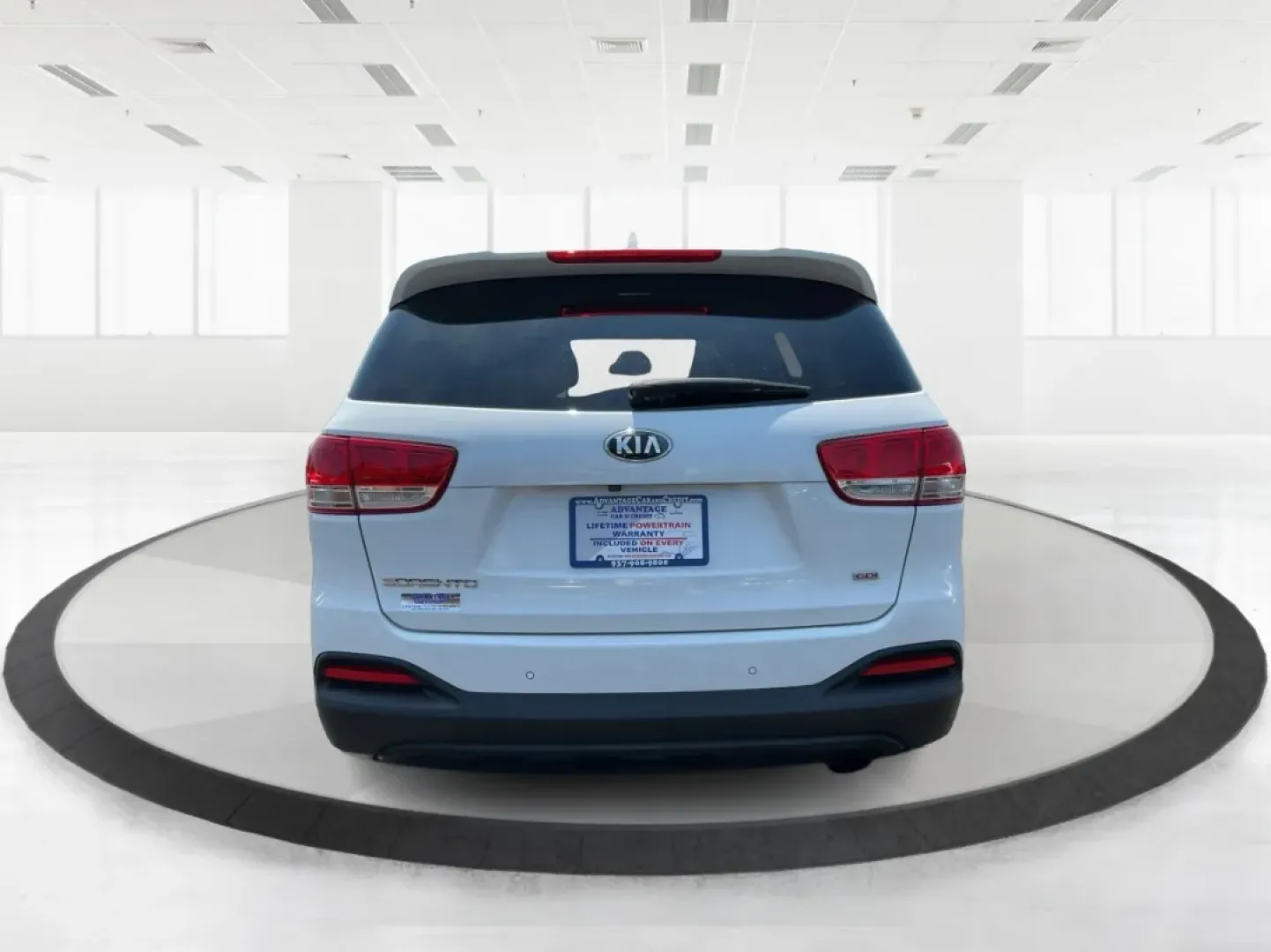 2016 Kia Sorento 2.4L LX (5XYPGDA34GG) with an 2.4L I-4 gasoline direct injection engine, located at 401 Woodman Dr, Riverside, OH, 45431, (937) 908-9800, 39.760899, -84.123421 - **Adventure Awaits: Drive Home This 2016 Kia Sorento from Advantage Car and Credit!**<br /> <br /> Are you searching for the perfect vehicle that effortlessly combines style, comfort, and the ability to tackle any adventure? Look no further than this stunning **2016 Kia Sorento 2.4L LX**! Whether yo - Photo#3